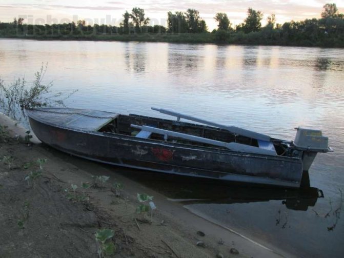 Баланс лодки и мотора очень важен.