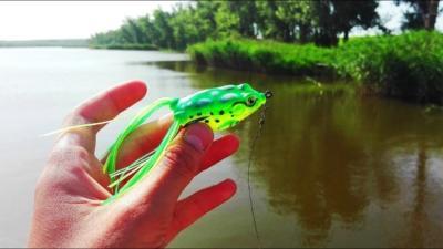 Удобная лягушка-незацепляйка для ловли щуки. Как поймать рыбу на приманку?