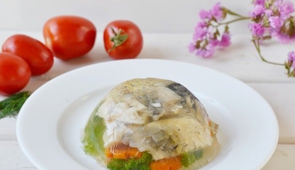 Заливное из карпа – рецепты классические с фотографиями